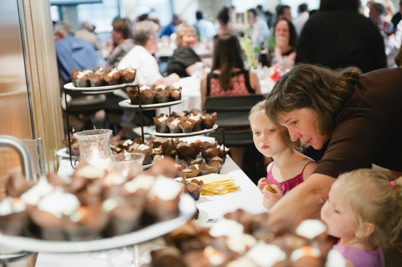 buffet de desserts maman et enfants