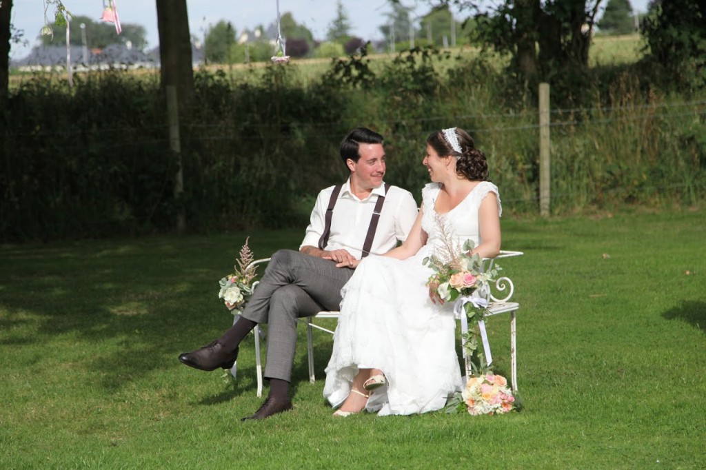 Le mariage de Mme Rétro avec un dress code headband et moustaches (8)