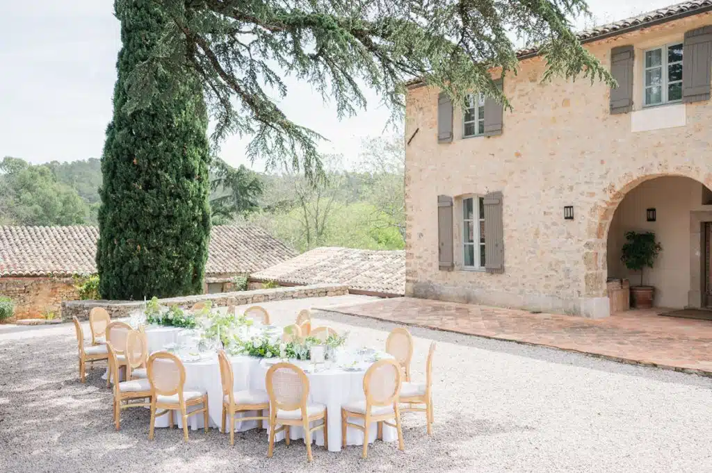 Shooting d'inspiration mariage à la Bastide Saint Louise du Thoronet