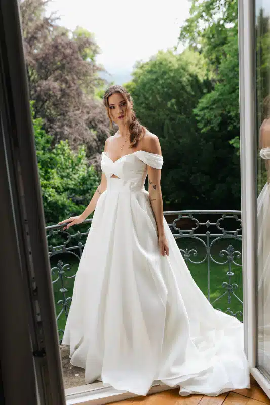 Photo du shooting d'inspiration mariage romantisme contemporain en Alsace à la Villa des Hêtres Pourpres