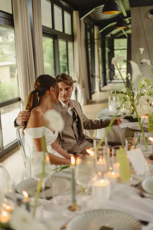Photo du shooting d'inspiration mariage romantisme contemporain en Alsace à la Villa des Hêtres Pourpres