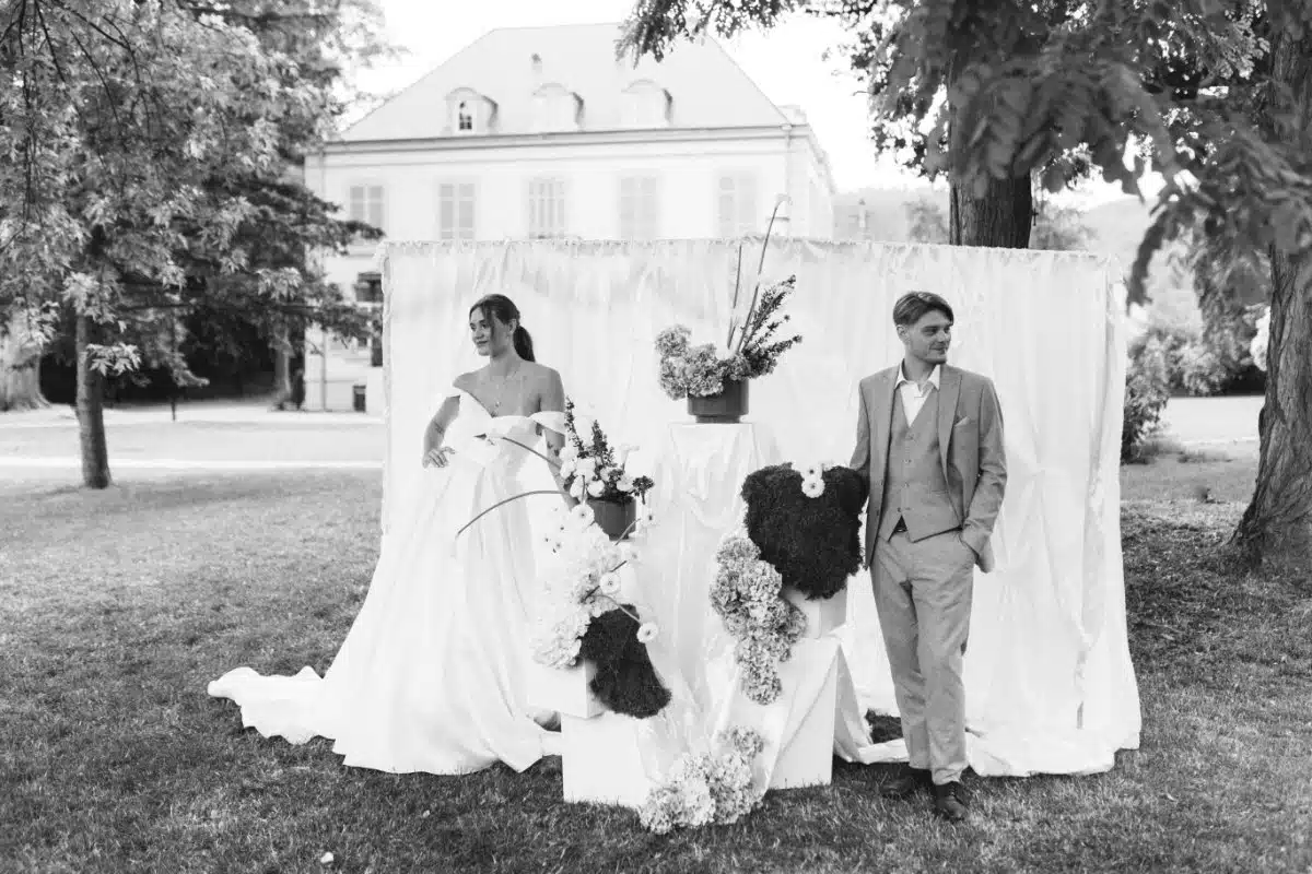 Photo du shooting d'inspiration mariage romantisme contemporain en Alsace à la Villa des Hêtres Pourpres