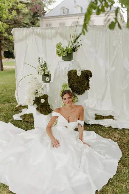 Photo du shooting d'inspiration mariage romantisme contemporain en Alsace à la Villa des Hêtres Pourpres