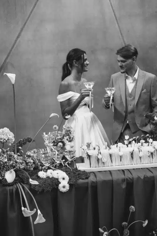 Photo du shooting d'inspiration mariage romantisme contemporain en Alsace à la Villa des Hêtres Pourpres