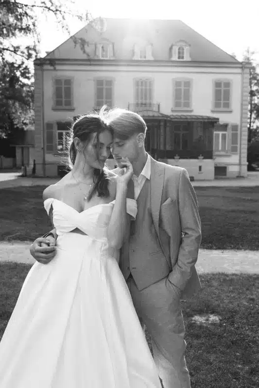 Photo du shooting d'inspiration mariage romantisme contemporain en Alsace à la Villa des Hêtres Pourpres