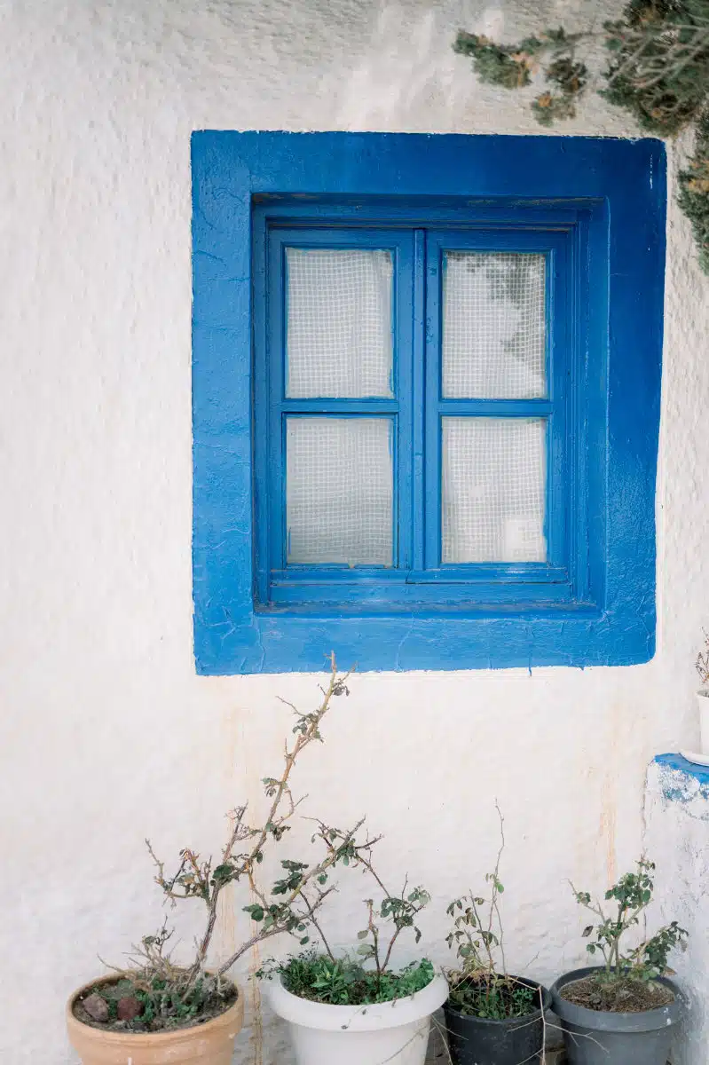 Un shooting d'inspiration mariage style élopement à Santorin
