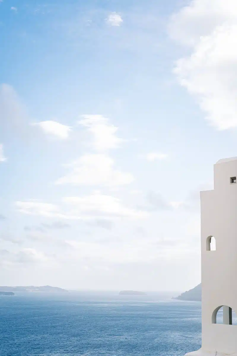 Un shooting d'inspiration mariage style élopement à Santorin