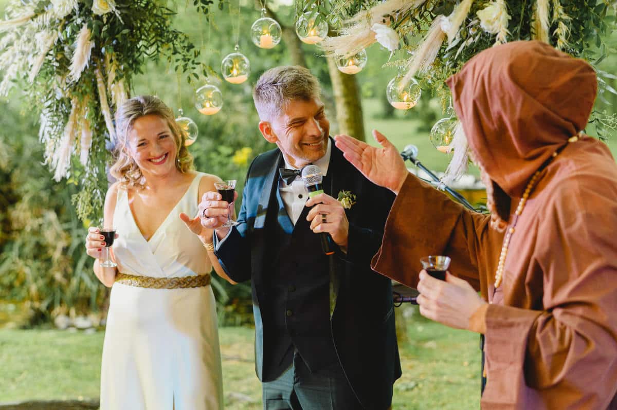 Un couple de mariés qui a réalisé un mariage immersif