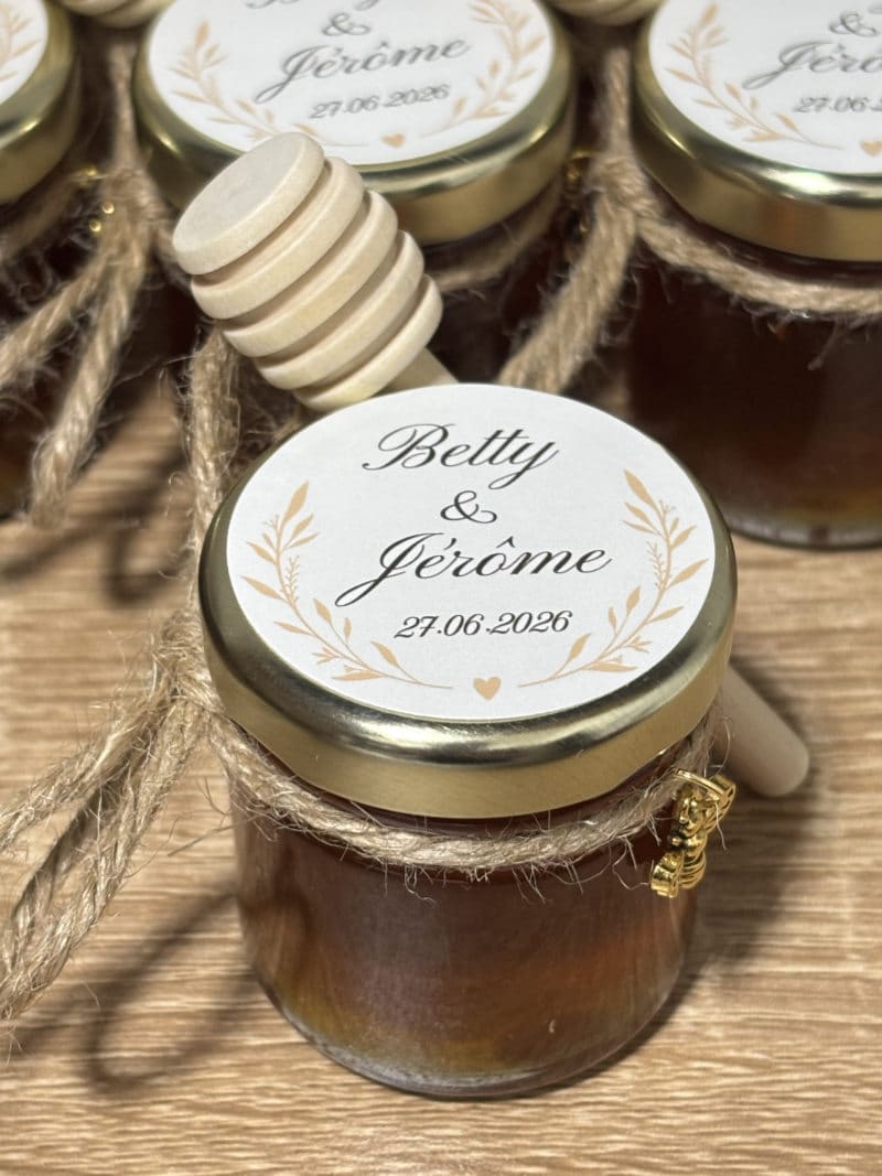 Un petit pot de miel en cadeau invité d'un mariage par Apidelice